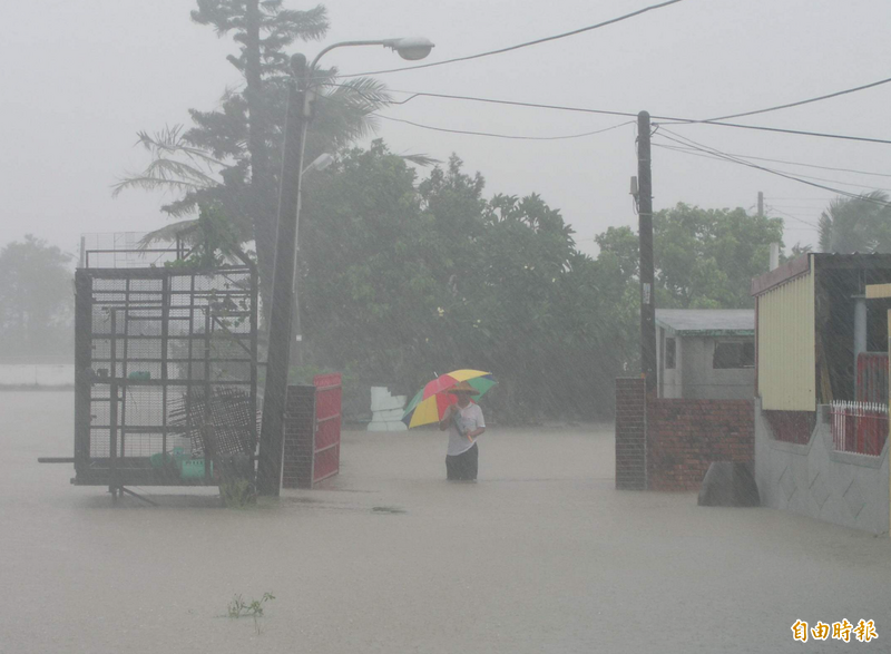 南部3天總雨量預測恐飆900毫米 氣象專家：雨勢跟颱風沒兩樣！