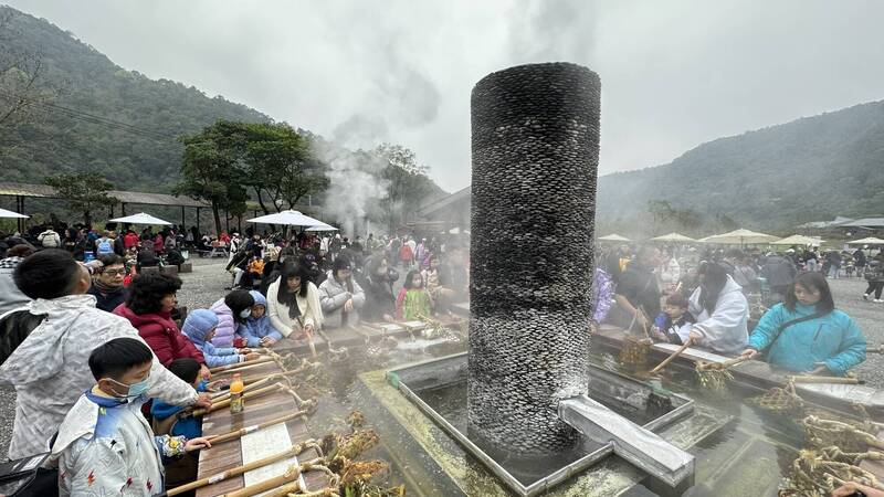 宜蘭清水地熱封路施工今休園 明重新開放