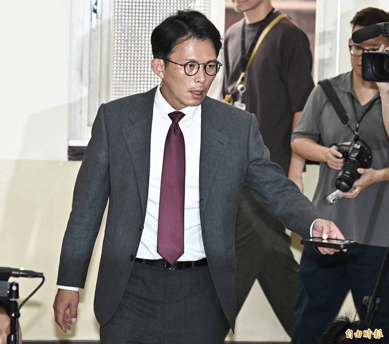 「財劃法」表決黃國昌涉誹謗許智傑挨告 北檢下午傳喚出庭