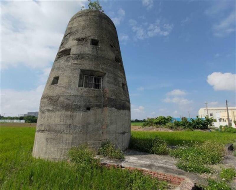 彰化縣福興鄉的「原彰化飛行場防空塔」共有2座,目前是歷史建築。(彰化縣政府提供) 彰化縣福興鄉的「原彰化飛行場防空塔」共有2座,目前是歷史建築。(彰化縣政府提供)