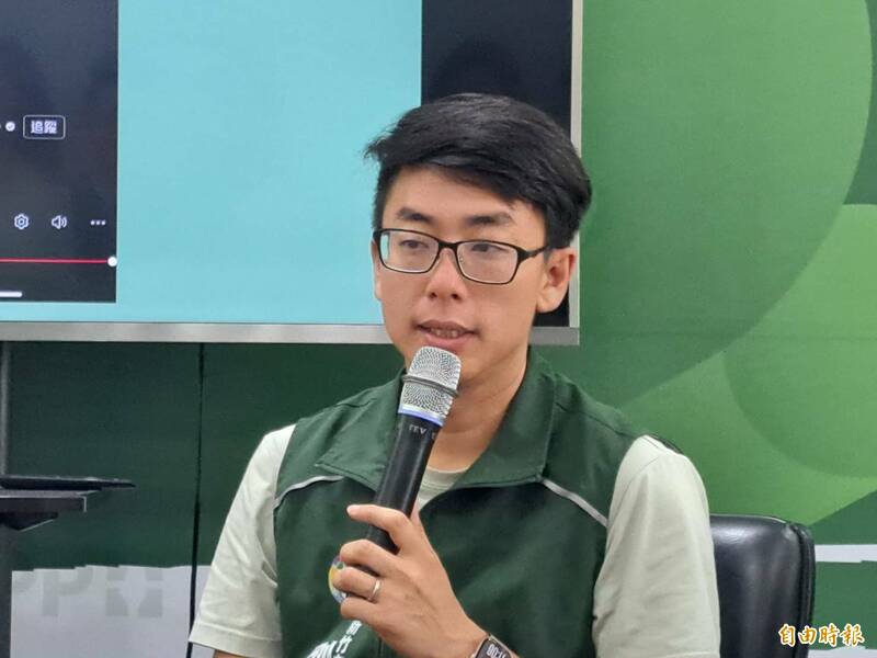 涉貪停職的新竹市長高虹安誣告案二審仍判6個月,市議員劉崇顯則批高虹安的博士論文抄襲已獲兩個法院審級認證。(資料照) 涉貪停職的新竹市長高虹安誣告案二審仍判6個月,市議員劉崇顯則批高虹安的博士論文抄襲已獲兩個法院審級認證。(資料照)