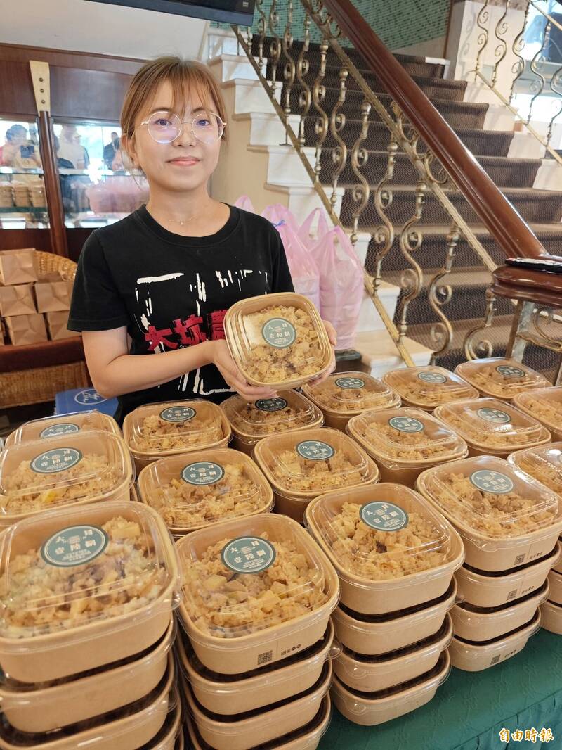 大坑麻竹筍結合台南16號越光米的傳統鹹飯,美味行銷地方特色。(記者吳俊鋒攝) 大坑麻竹筍結合台南16號越光米的傳統鹹飯,美味行銷地方特色。(記者吳俊鋒攝)