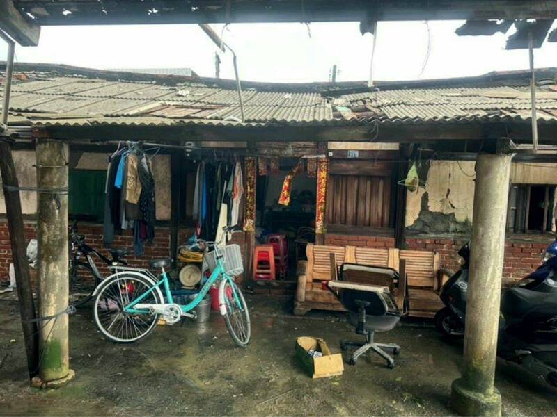 針對縣內石棉瓦屋頂的房舍,雲林縣府攜手公益團體啟動屋頂重建計畫。(圖由雲林縣府提供) 針對縣內石棉瓦屋頂的房舍,雲林縣府攜手公益團體啟動屋頂重建計畫。(圖由雲林縣府提供)