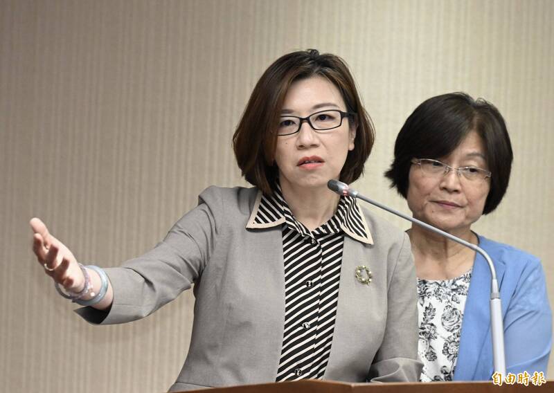 藍委緊咬抨擊呂建德剿匪說 林靜儀：官員下了工作也是公民