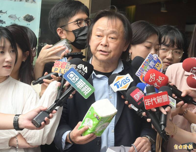 王世堅籲823撤案 翁達瑞：遞衛生紙給他人通常是拉屎的元兇