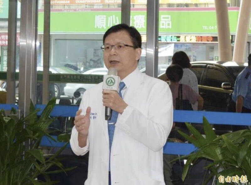 肝臟名醫陳堯俐非法仲介9名病患到中國移植肝臟、腎臟,不法獲利1466萬。彰化地院依違反《人體器官移植條例》,判處陳堯俐2年徒刑,緩刑5年,並需向公庫支付500萬元。(資料照) 肝臟名醫陳堯俐非法仲介9名病患到中國移植肝臟、腎臟,不法獲利1466萬。彰化地院依違反《人體器官移植條例》,判處陳堯俐2年徒刑,緩刑5年,並需向公庫支付500萬元。(資料照)