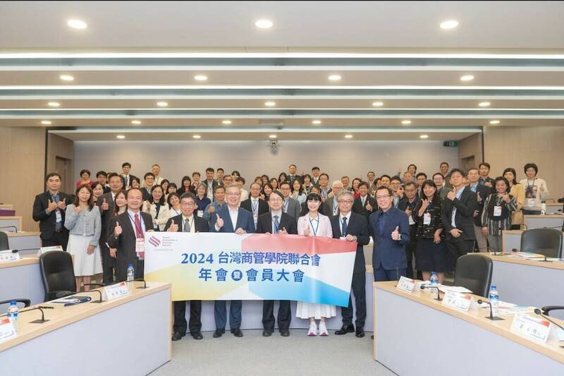 政大攜手8大學打造「商管博士跨校聯合培育計畫」,強化高等教育競爭力。(政大提供) 政大攜手8大學打造「商管博士跨校聯合培育計畫」,強化高等教育競爭力。(政大提供)