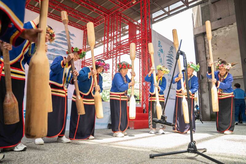 開幕式由邵族杵音藝術團帶來杵音表演。(文資局提供) 開幕式由邵族杵音藝術團帶來杵音表演。(文資局提供)
