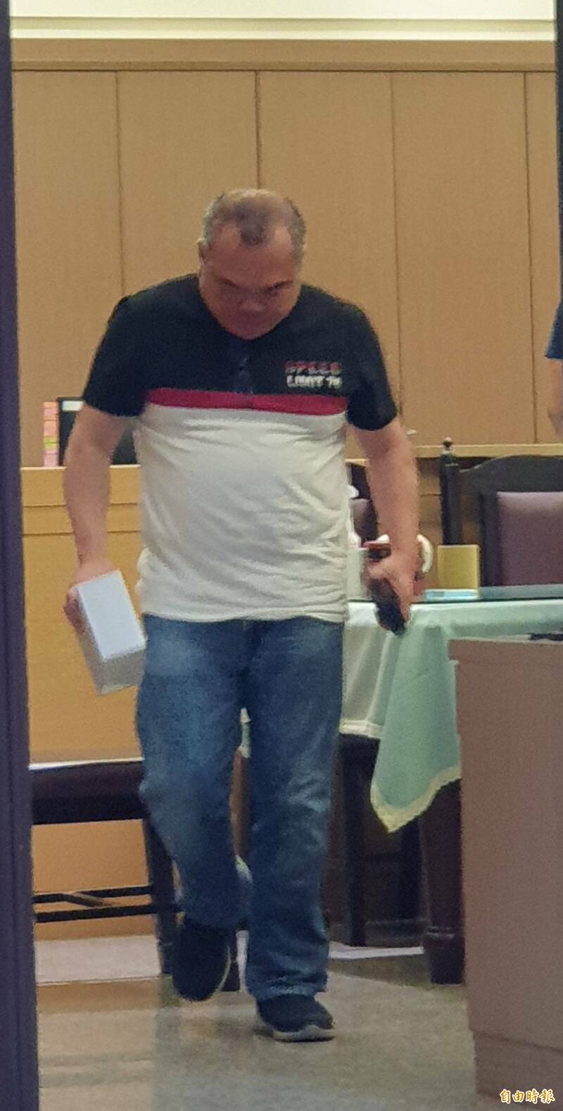 商界聞人鍾文智炒作TDR，卻在判刑確定後聞訊落跑。（資料照）