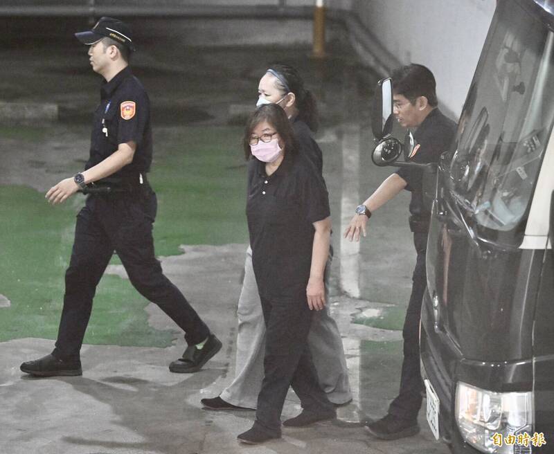 台北地院今首度開庭提訊在押的黃呂錦茹。(記者羅沛德攝)
台北地院今首度開庭提訊在押的黃呂錦茹。(記者羅沛德攝)