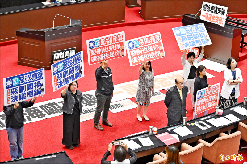 立法院昨表決通過「政院將補助款足額撥付地方政府公決案」。（記者陳逸寬攝）