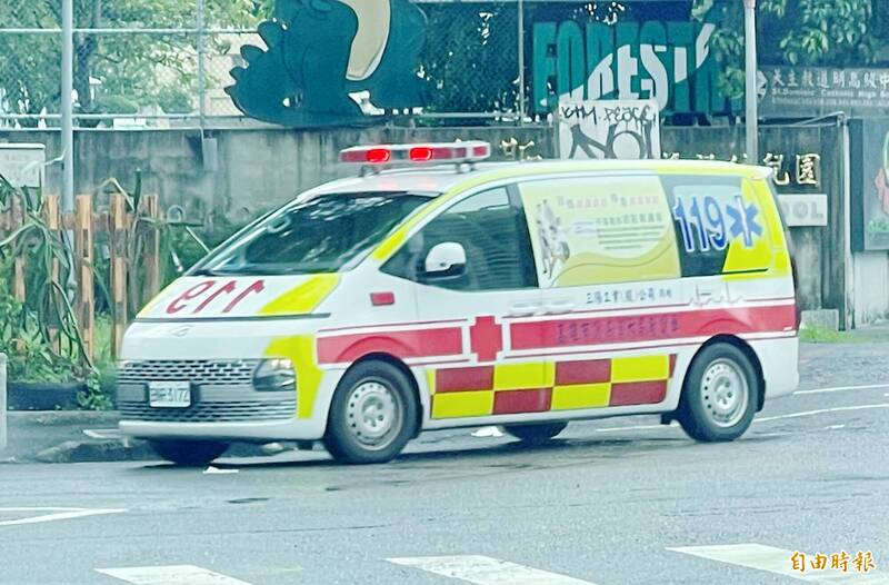 高雄17歲高中生墜樓身亡，警方初步排除外力介入。急救示意圖。（資料照）