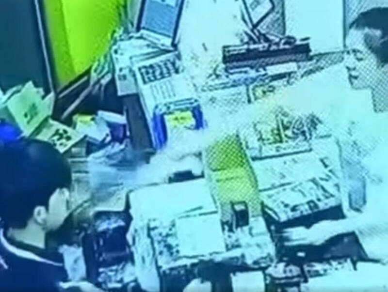 大鬧台中全家超商囂張奧客是中配？警方：持中華民國身分證