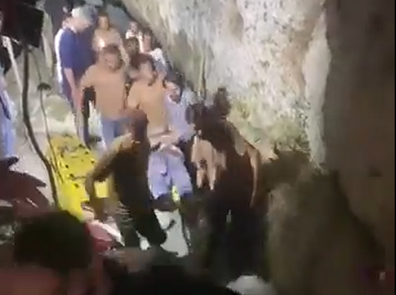巴基斯坦北部暴洪後土石流 志工搶修排水道7死