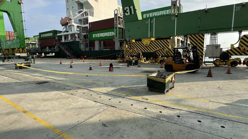 高雄港長榮S1碼頭發生意外死亡案。（民眾提供）