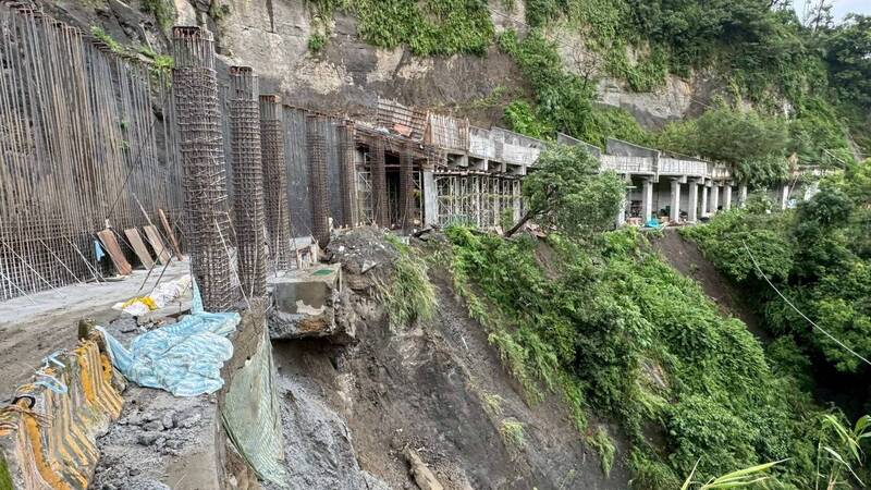 草嶺青山坪明隧道土石崩落  加固工程以「後續擴充」方式提速