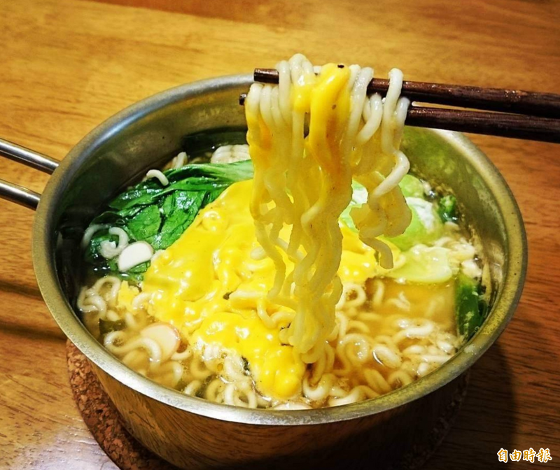 泡麵加「1神物」秒變一蘭！網激推：特好吃