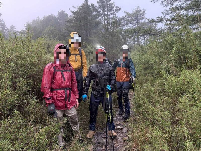登山客獨攀拾丸山迷途 手機電量耗盡前報請消防救援