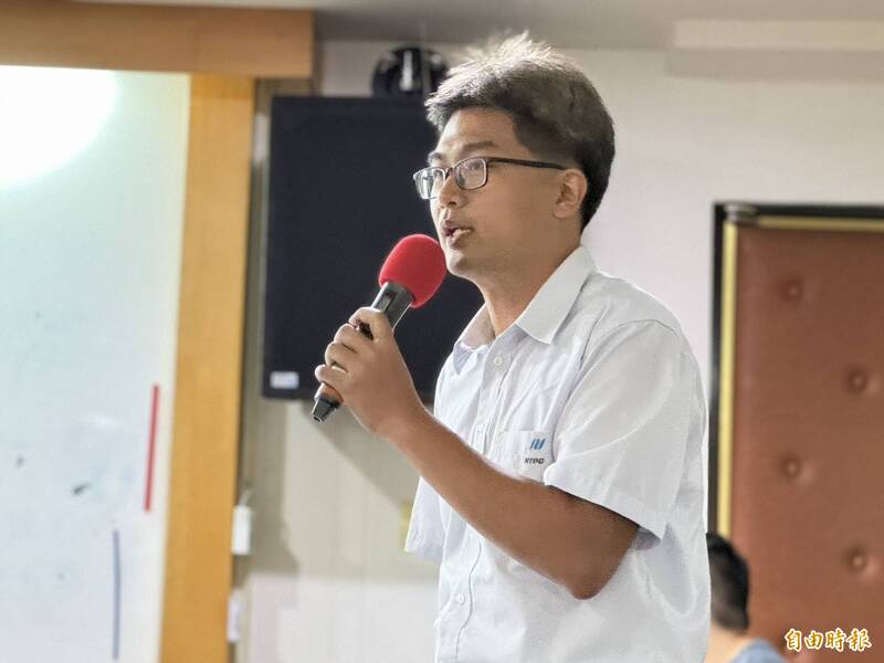 新北捷運工程局綜合規劃科長黃維崧指出,此案於2022年獲交通部核定為遠期路網。因應機場捷運運量成長,已於今年7月提送整體路網更新報告,爭取將林口輕軌調整為優先推動路線。(記者羅國嘉攝) 新北捷運工程局綜合規劃科長黃維崧指出,此案於2022年獲交通部核定為遠期路網。因應機場捷運運量成長,已於今年7月提送整體路網更新報告,爭取將林口輕軌調整為優先推動路線。(記者羅國嘉攝)