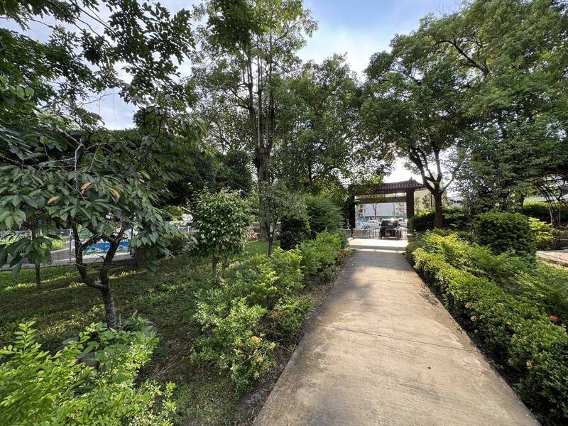 男子到石牌公園輕生，妻子獲知後，透過手機定位趕到現場，報案將他送醫，仍無法挽回生命。（民眾提供）
