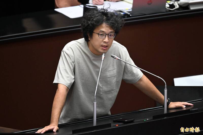 批黃國昌權力慾很恐怖 沈伯洋曝：他目標是選總統