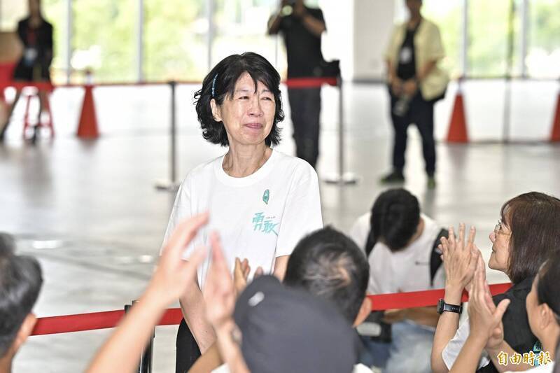 陳佩琪連日言行激動 李忠憲：真正的尊嚴不在於來路不明的金錢