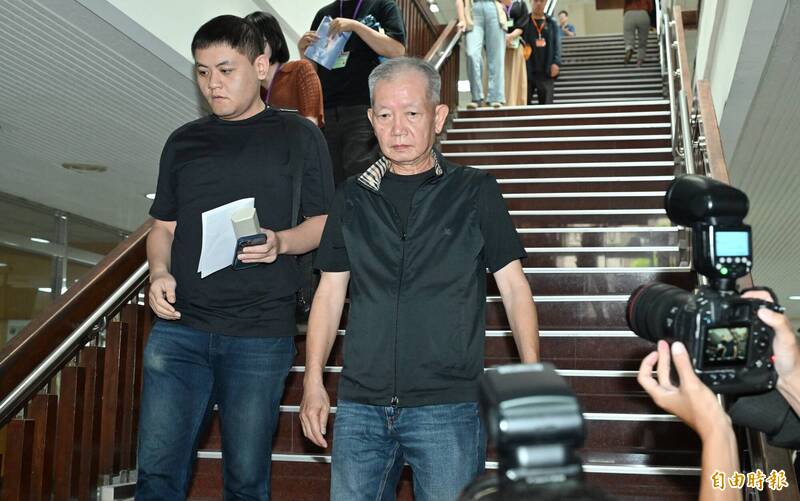 邱清章證稱親送300萬給柯文哲 檢方：證明工作簿是帳冊 柯律師：柯沒侵占