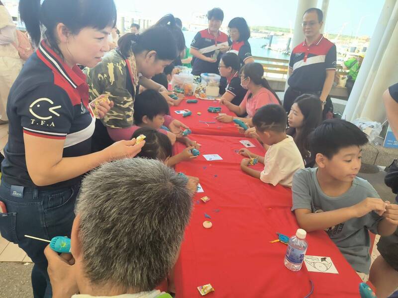 竹圍魚鱻節將於8月23、24日於竹圍漁港天幕廣場登場。（資料照，農業局提供）