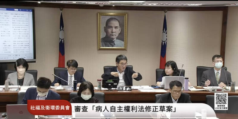 「病主法」修正草案送出委員會 開放非醫療場域ACP待朝野協商
