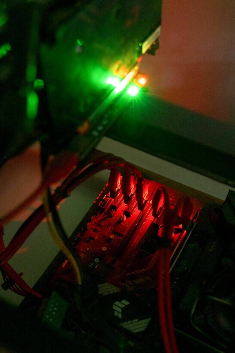 加密貨幣「挖礦」中心。示意圖。(彭博檔案照) 加密貨幣「挖礦」中心。示意圖。(彭博檔案照)