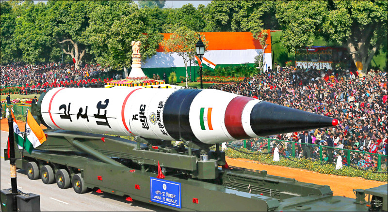 印度軍方20日成功試射一枚「烈火-5」中長程彈道飛彈。（美聯社檔案照）