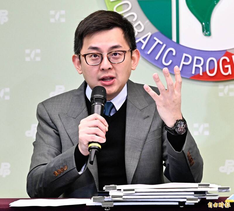 侯友宜抱怨要承擔7.1億元的校園電費 卓冠廷:財劃法新北多拿374億 - 新北市 - 自由時報電子報