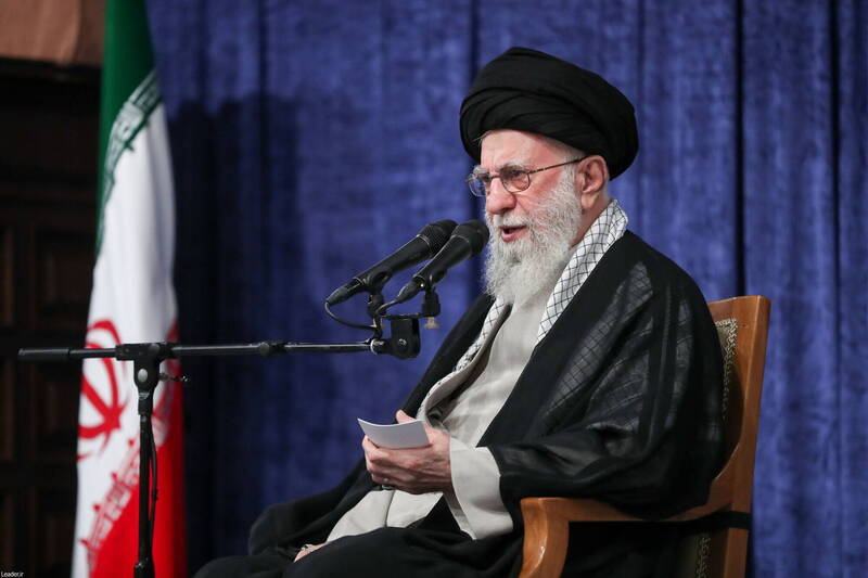 伊朗將在26日與英國、法國、德國及歐盟在瑞士日內瓦舉行新一輪核談判。圖為伊朗最高領導人哈米尼。（歐新社）