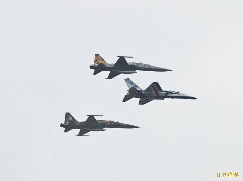 勇鷹教練機驚險攔截降落？空軍澄清：無煞車失靈、安全落地