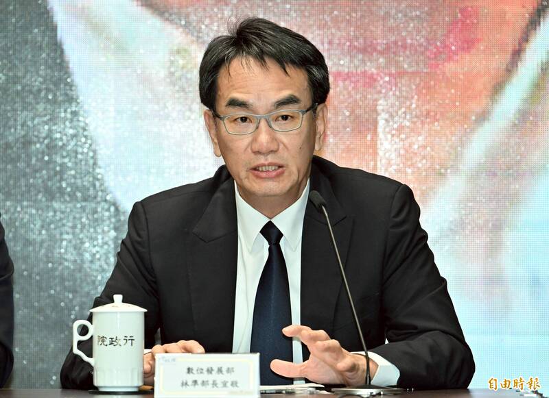 北市引進中國機器狗，即將接任數發部長的數發部次長林宜敬特別提醒，境外敵對勢力可能透過網路遠端操控這些設備。（記者田裕華攝）