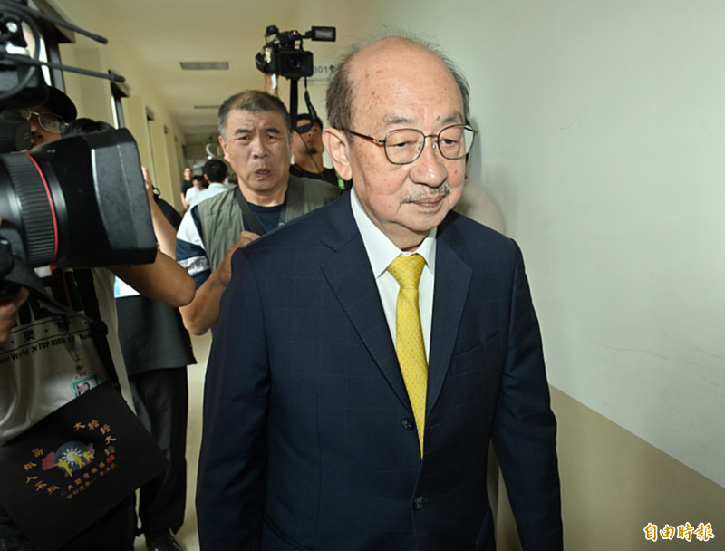 引清宮大戲形容逼退  游盈隆嘆「這不是我熟識的柯建銘」