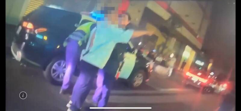 印度、土耳其4男為女性友人爭風吃醋 超商內打成一團全送法辦