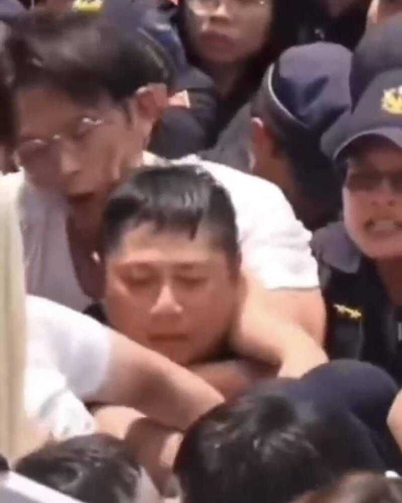 民眾黨「公民走讀」活動走鐘 顏若芳：黃國昌將民眾黨帶成黑道堂口