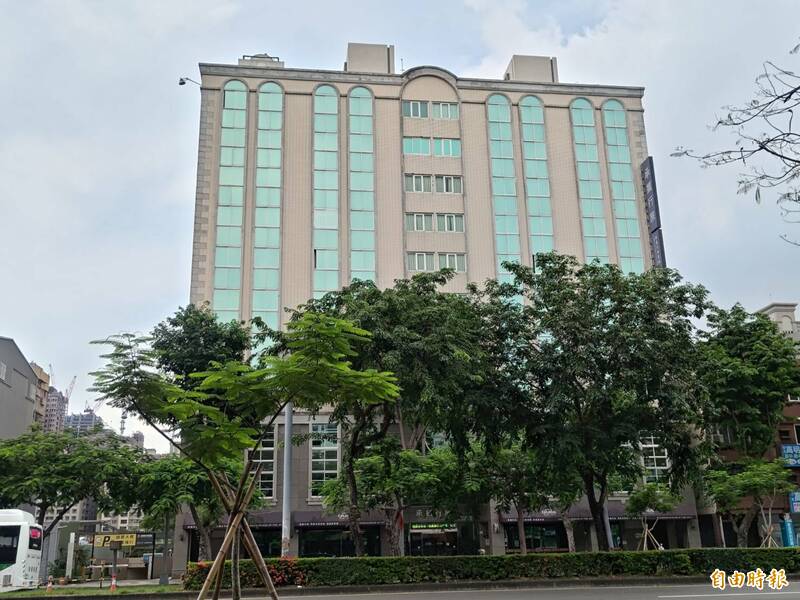 網批高雄某旅宿房價因TWICE開唱飆10倍 觀光局長︰確有超收將開罰