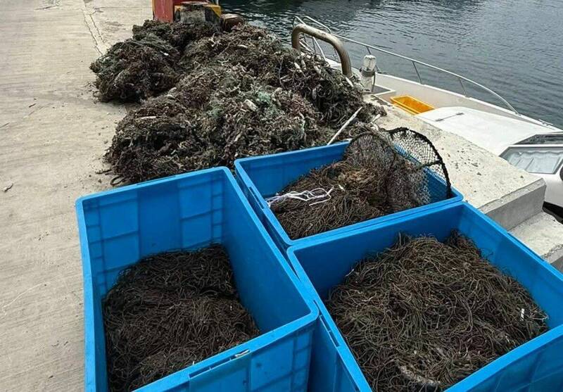 棄網成死亡長城！新光集團跨海澎湖 3天清廢漁網逾2噸