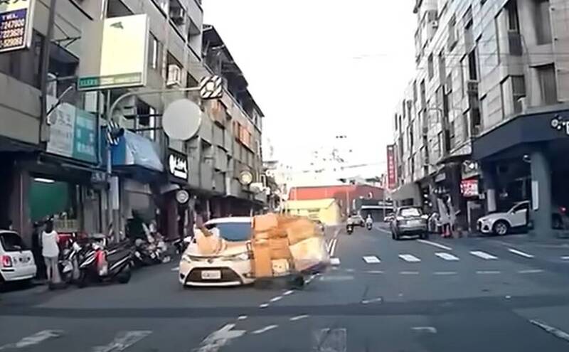 又是老翁！彰化回收婦人 被75歲老翁開車撞飛