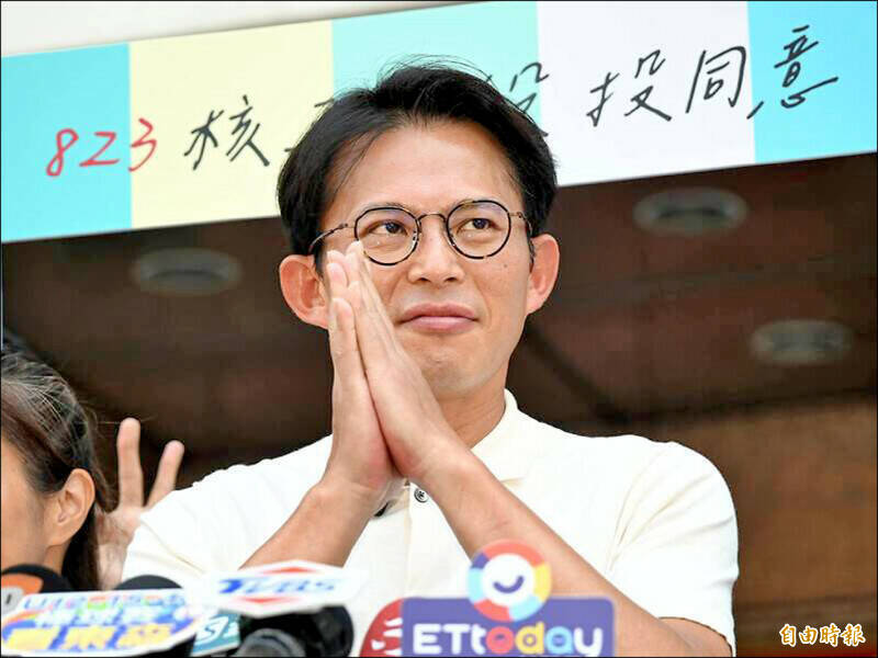 稱公投綁大選昔為綠營主張 黃國昌：輸到脫褲才火速修法