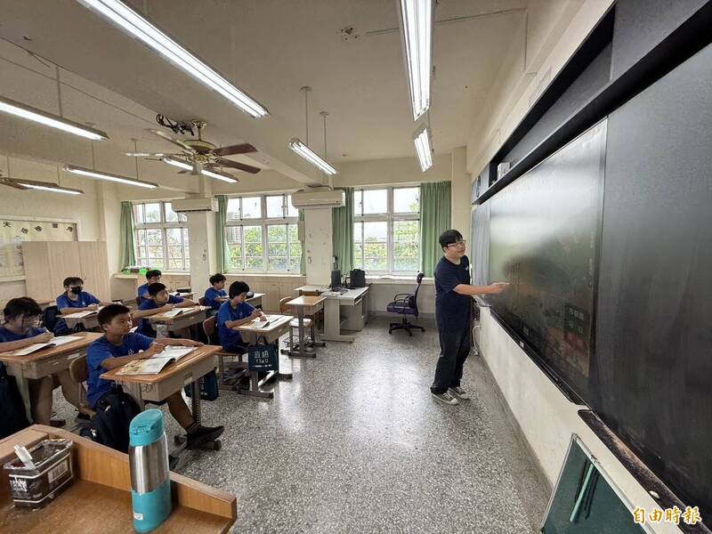 去年僅8新生 口湖宜梧國中轉型公辦民營實驗學校今揭牌