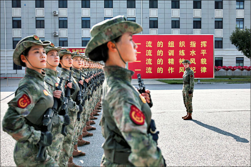 擬參加中共九三閱兵？洪秀柱、李乾龍、何鷹鹭3人動態一次看