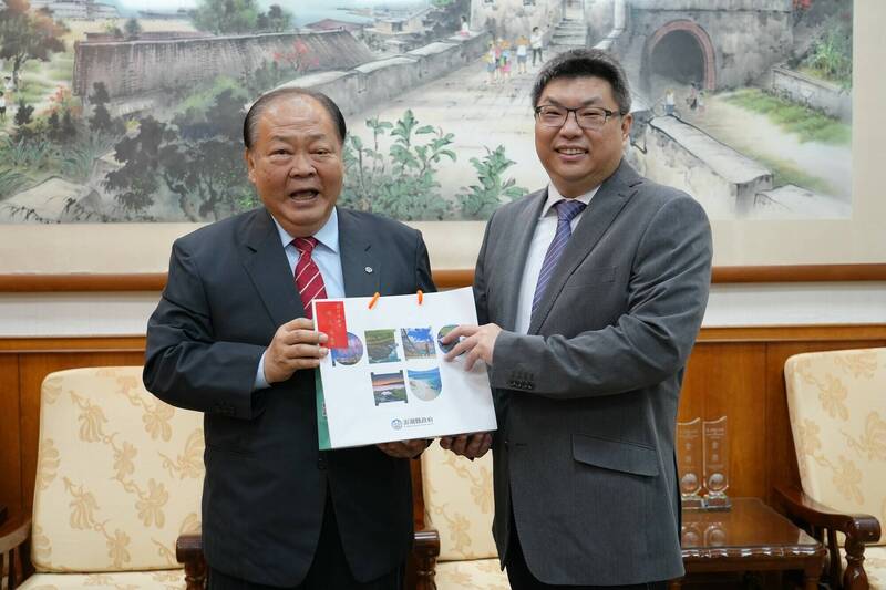 澎湖地院新任院長楊智守 拜會縣長陳光復