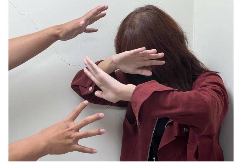 認識女網友1星期  碩士軍官車內猥褻改判緩刑