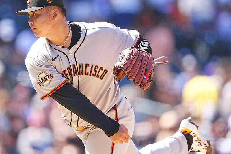《TAIPEI TIMES》 Teng victorious in return, lifts Giants past Rockies 8-3