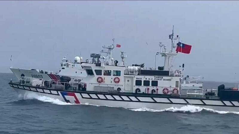 中國公務船上月頻擾我金門水域  海巡署：併航驅離破解灰帶認知作戰