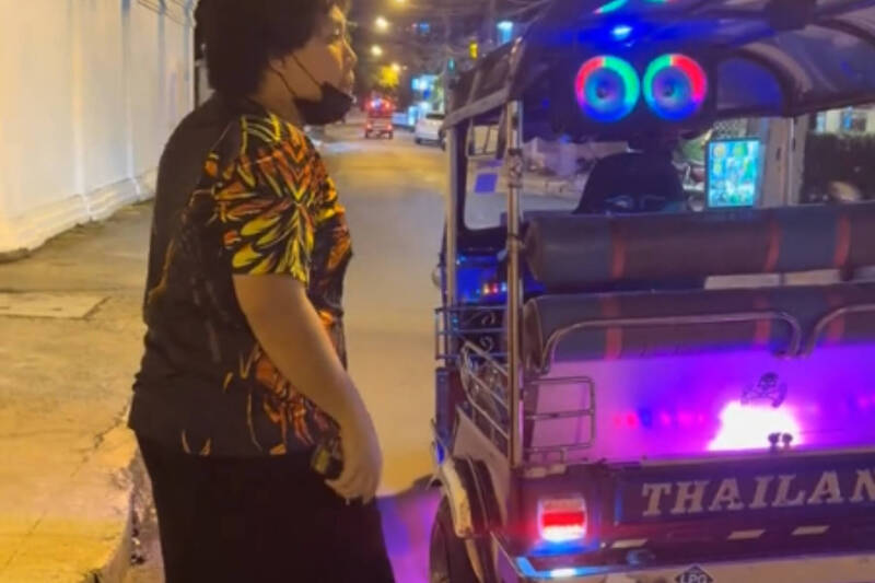 中國遊客PO片控遇襲 泰嘟嘟車司機否認動手：是他先罵我媽