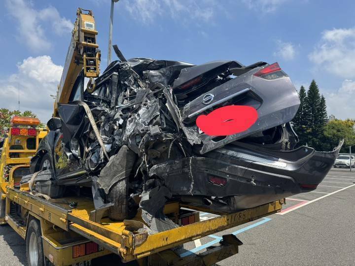 聯結車行駛國道一號  疑未注意車前狀況釀連環撞
